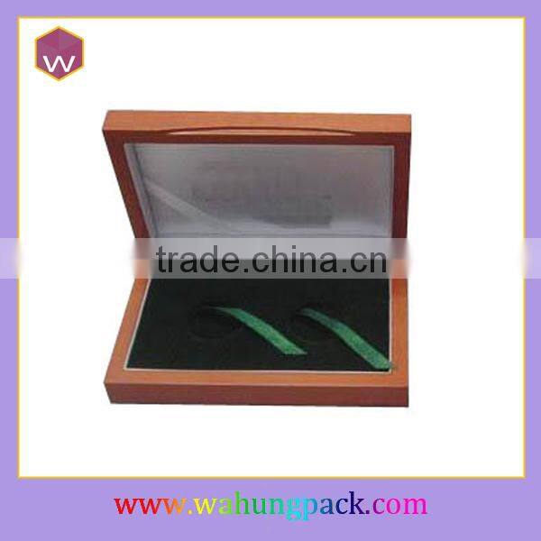 Lacquerred wooden gift box for coin keep