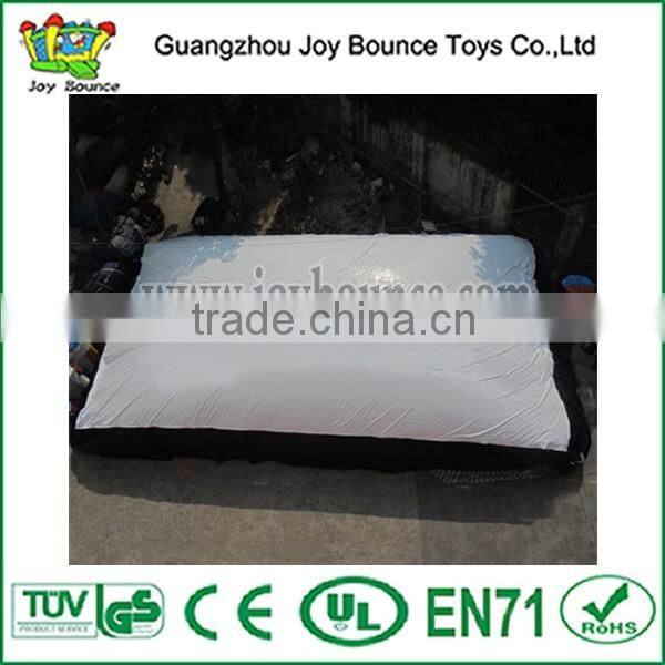 big jump stunt air bag with inflatable jumping platform