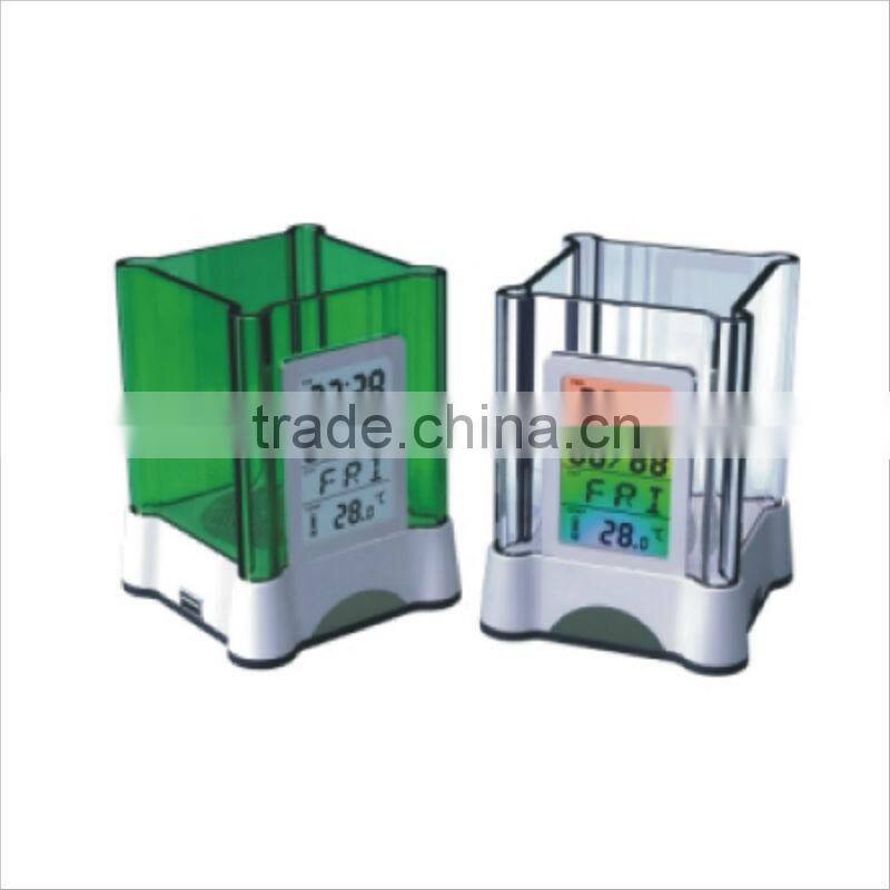 Tulip shape plastic pen holder