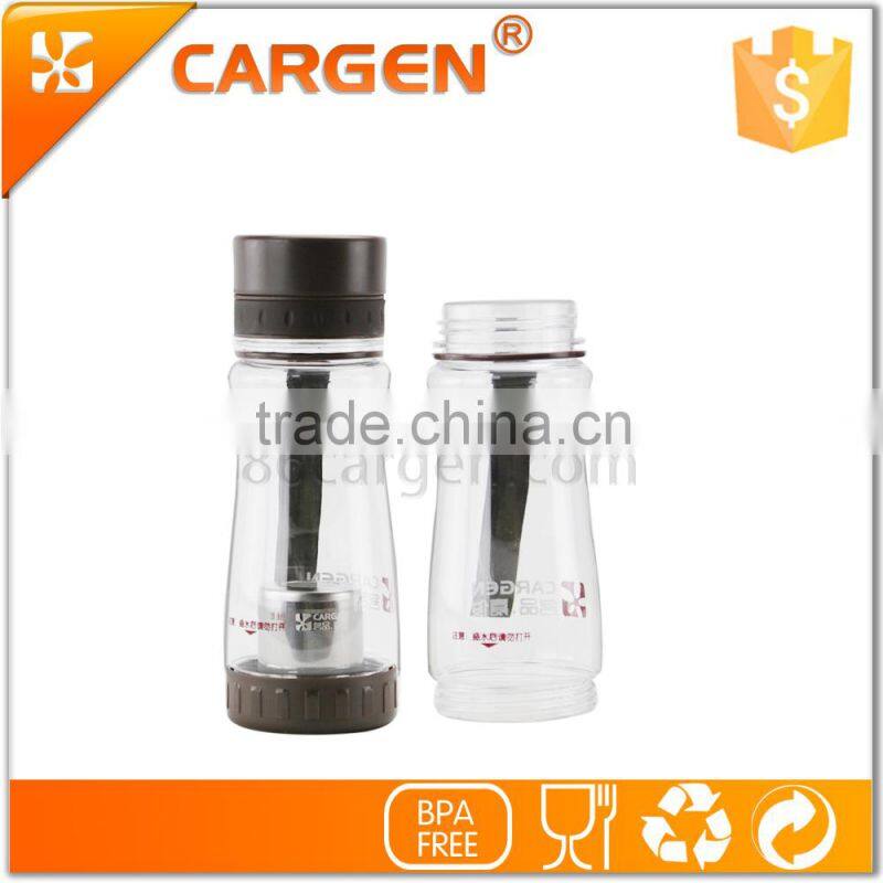 Custom private logo classical design 450ml elegant plastic water bottle tea infuser bottle