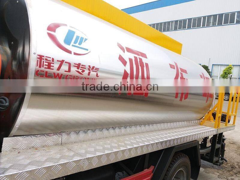 Dongfeng 4x2 bitumen sprayer truck heated bitumen truck truck mounted bitumen sprayer