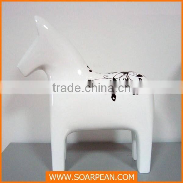 Outdoor Decoration Fiberglass Animal Statue Little White Horse Statue