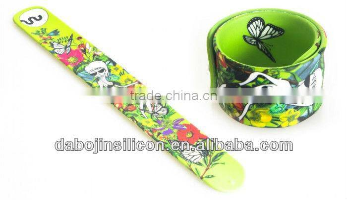 beautiful colorful silicone reflective slap wristband