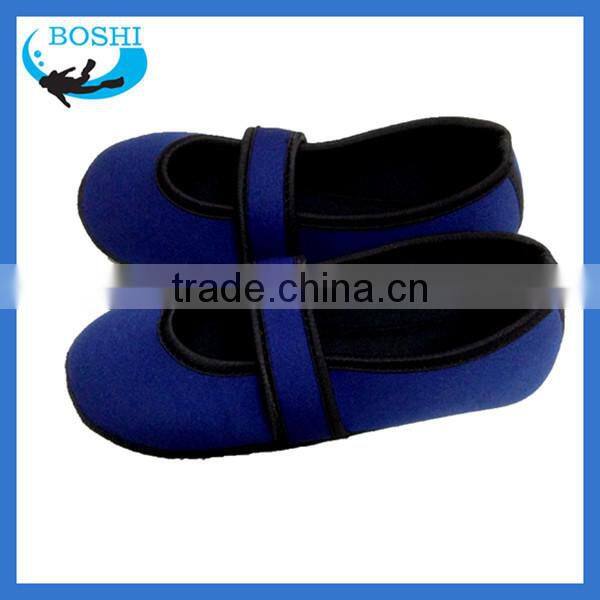top quality nice design neoprene socks shoes in China