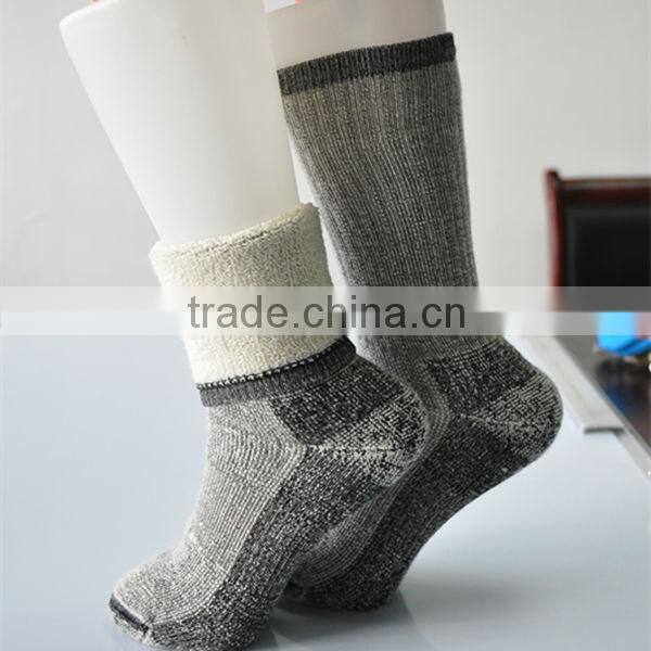 Middle calf merino wool hiking socks