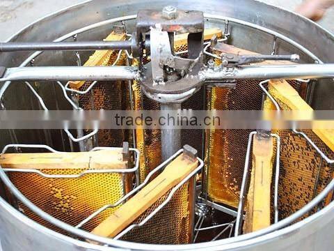 Automatic turn over honeycomb honey extracting machine