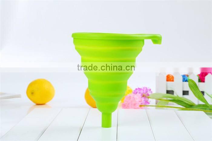 Beautiful And Portable/Mini Kitchen Collapsible/Folding/Foldable silicone funnel