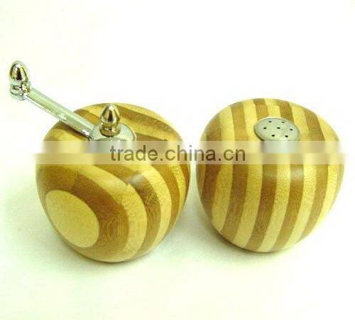 Bamboo Manual Salt Pepper Mill Grinder with Cute Fruit Shape and Ceramic or Alloy Metal Grinding Core