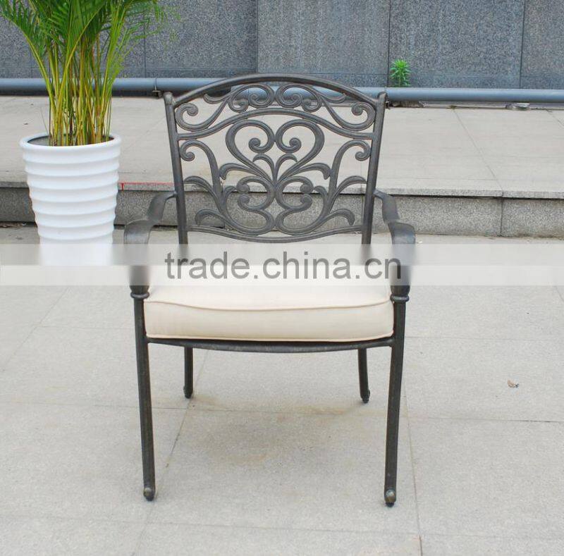 2016 Hot Selling New Fashion Elegant Cast Aluminium Furniture Table Set