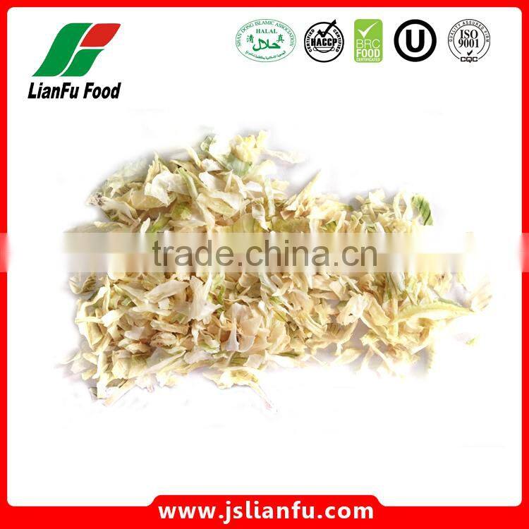 Dehydrated white onion kibbled