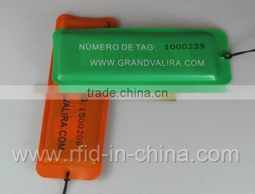 860~960MHz Passive RFID Woven Labels Withstand 200 Washing Cycles under Industrial Laundry Environment