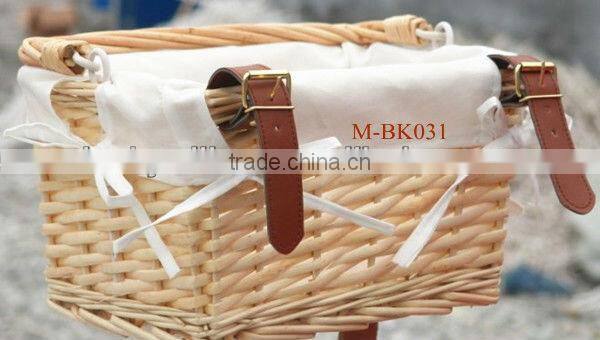 Chic Wicker bicycle basket with liner