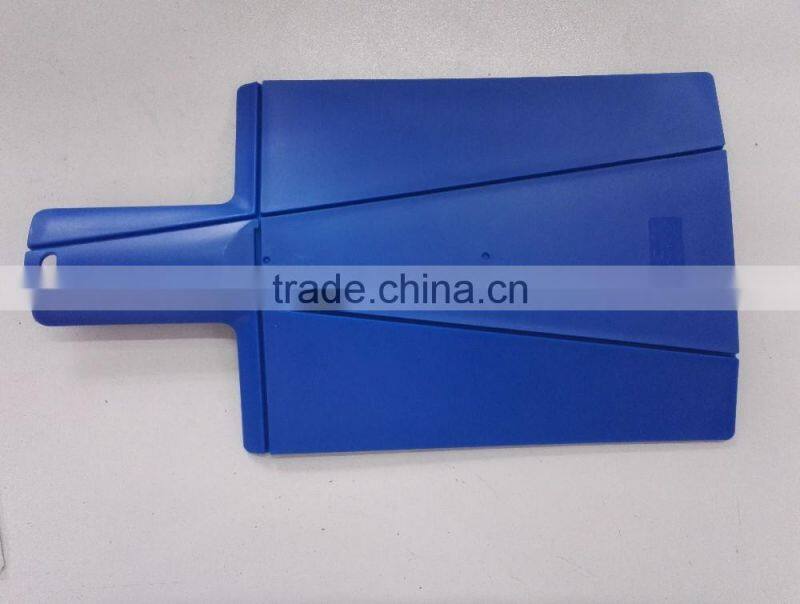 Foldable chopping board