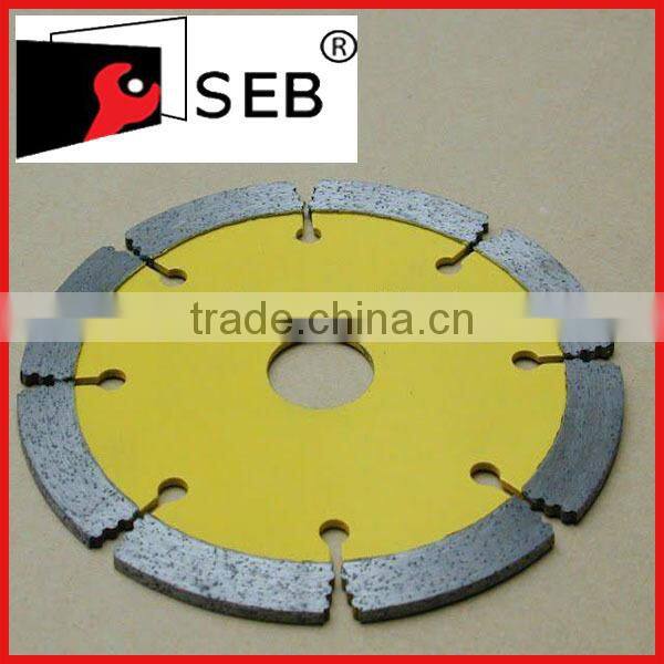 diamond cutting blades for cutting asphalt and concrete