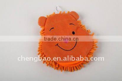 Chenille computer screen cleaner ball