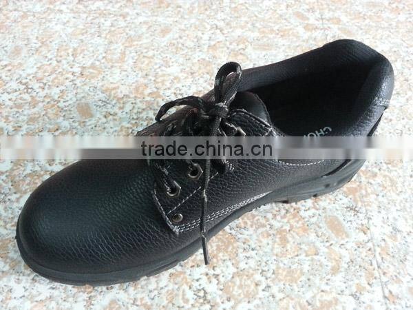 Safety footwear for working outdoors construction steel toe shoes