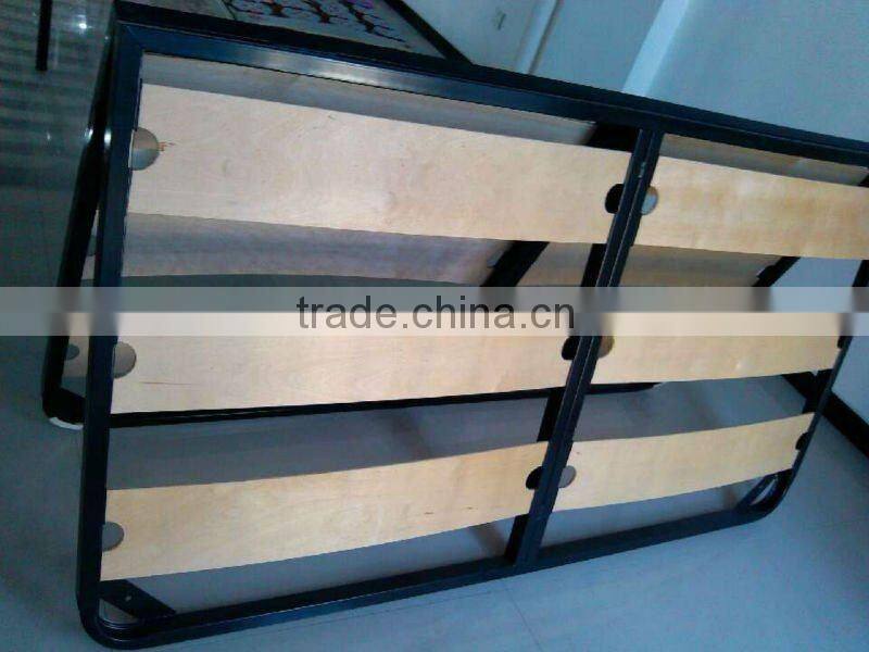 Metal tube bed frame with poplar slats