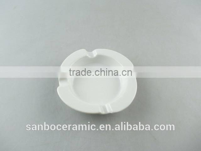 Wholesale Cheap round white porcelain ashtray