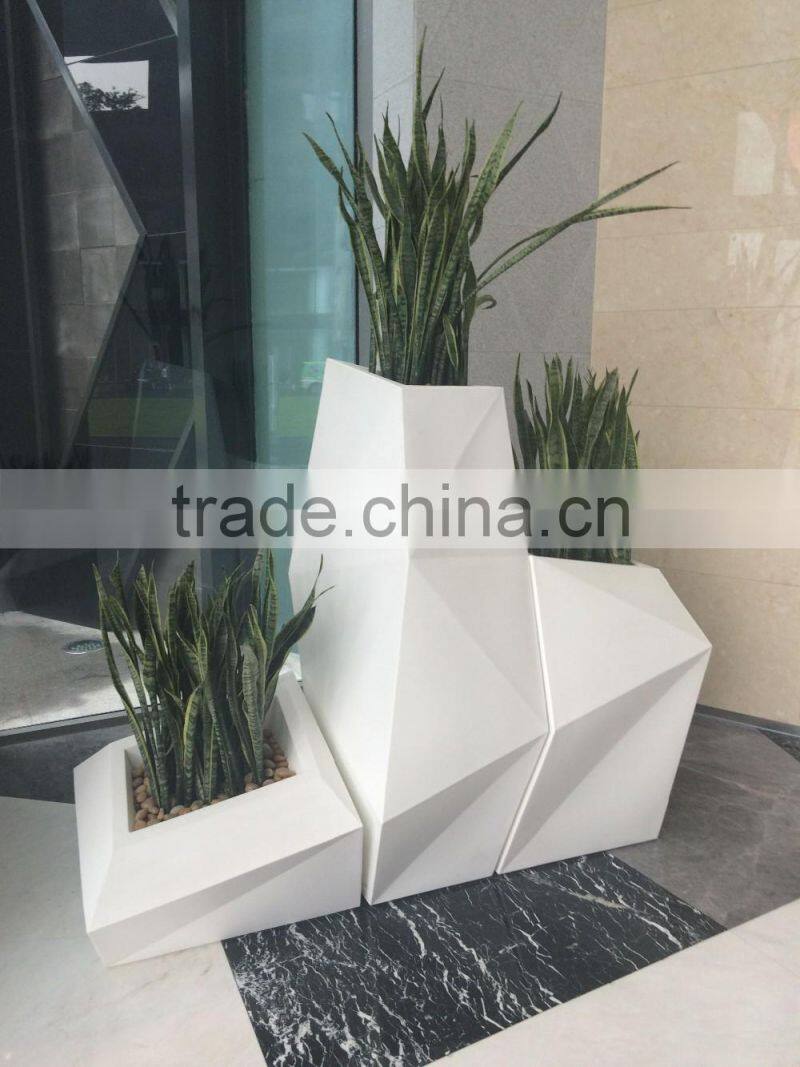 FO-325 Large Decorative FIberglass design Set planter