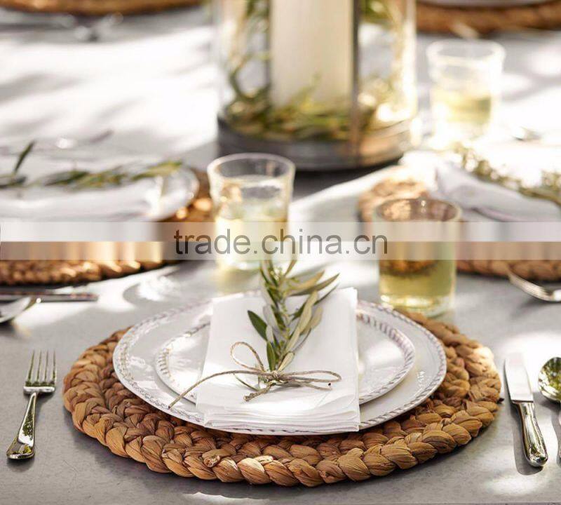 Water hyacinth placemat / non toxic round plate