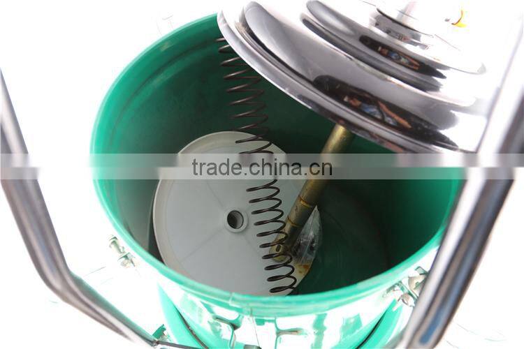 Pneumatic high-pressure lubricator