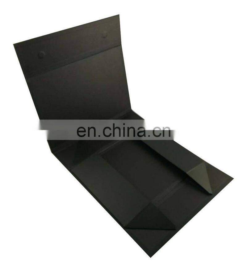 Foldable magnetic closure box