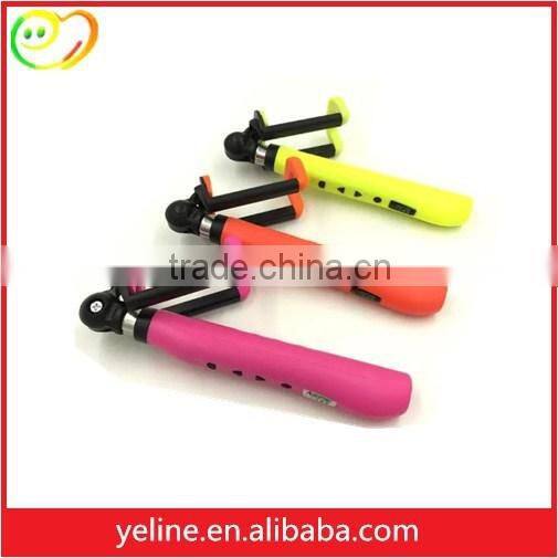 Selfie stick with bluetooth shutter remote button,cheap phone selfie holder