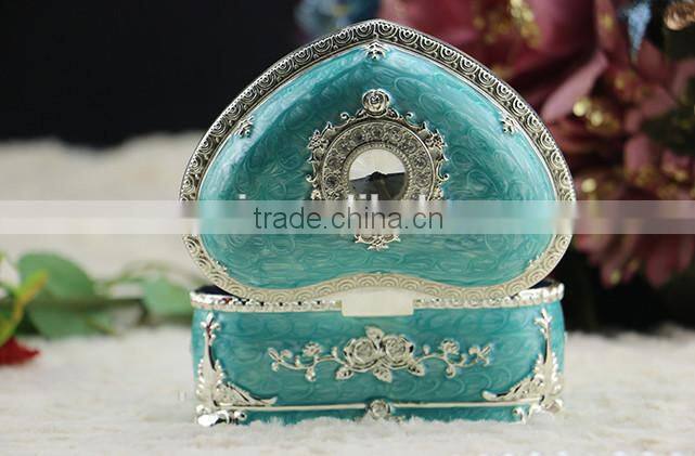 luxury handmade custom heart shaped sliver plating European style lead tin zinc alloy metal jewelry box accessories gift box
