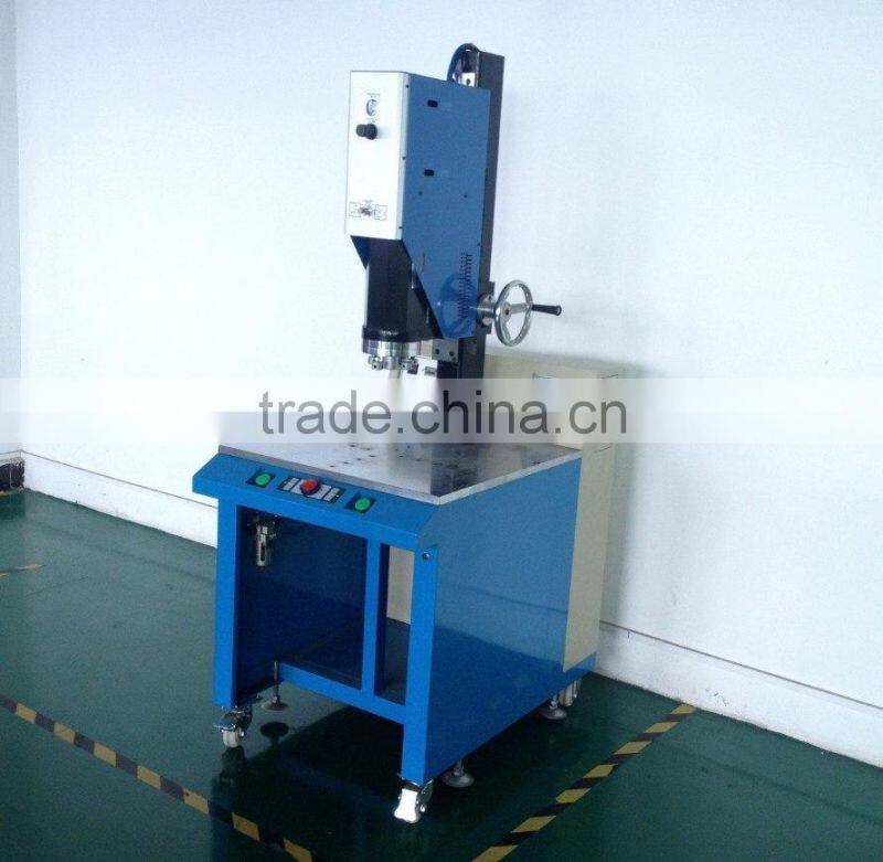 Ultrasonic welder for air filter welding machine