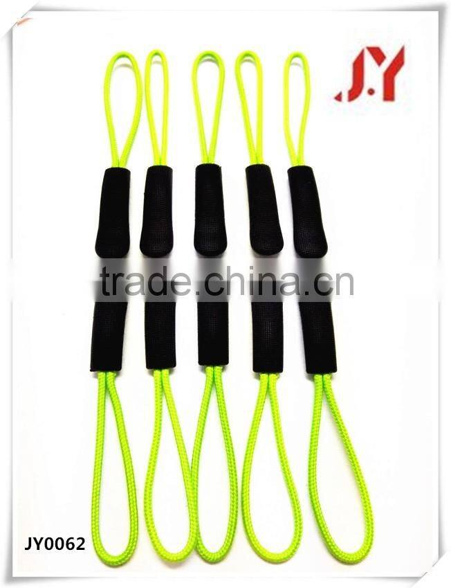 2016 hot sell eco-friendly material custom soft pvc/rubber zipper puller with logo