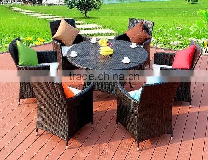 New Style High Quality Old Europe Style Synthetic Rattan Garden Furniture Table Set