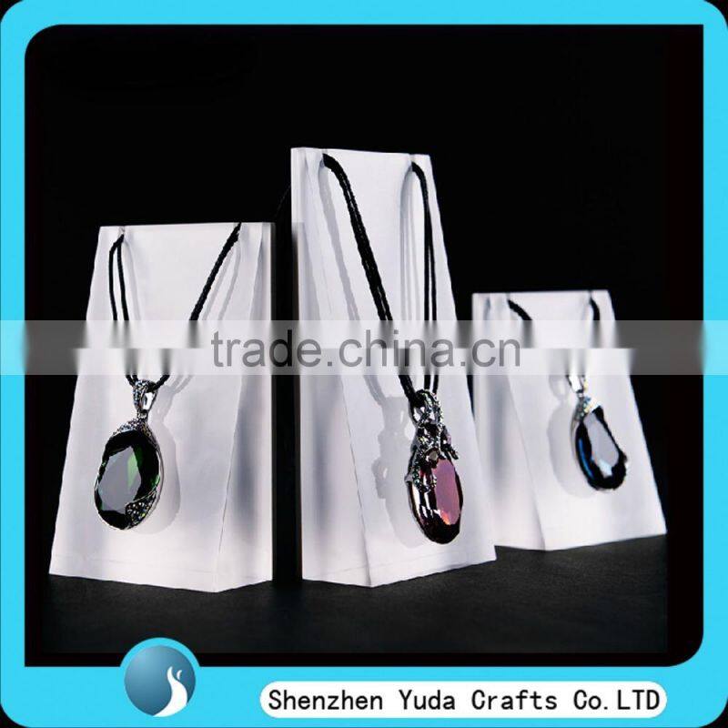 L shape acrylic material jewelry display rack with slot for necklace display