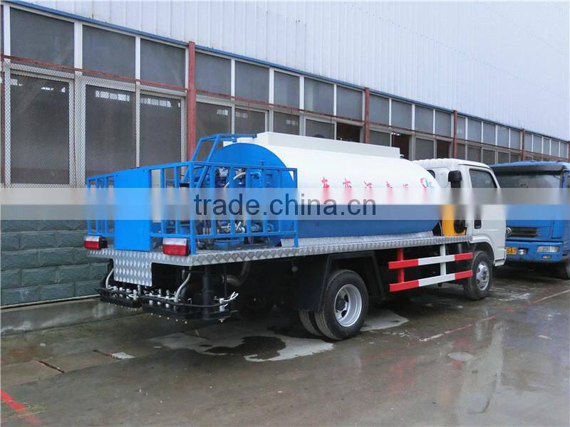 Small 4000L Dongfeng bitumen emulsion sprayer truck