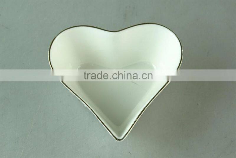 wholesale Stock White heart shape Ceramic serving Dish with silver line in good quality and reasonable price