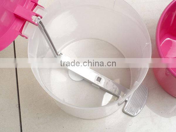0268 Plastic Foot-trash bins with lid