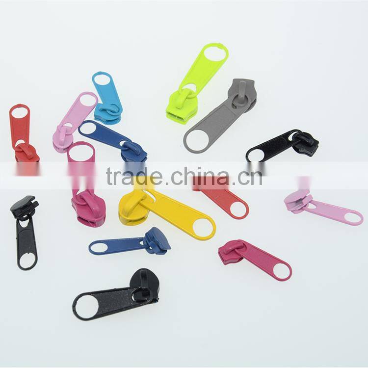 Hot Sale Cheap Colorful Nylon Zipper Long Puller Zipper Sliders
