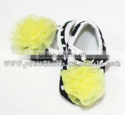 Baby Black White Polka Dots Crib Shoes with Yellow Rose MAS43