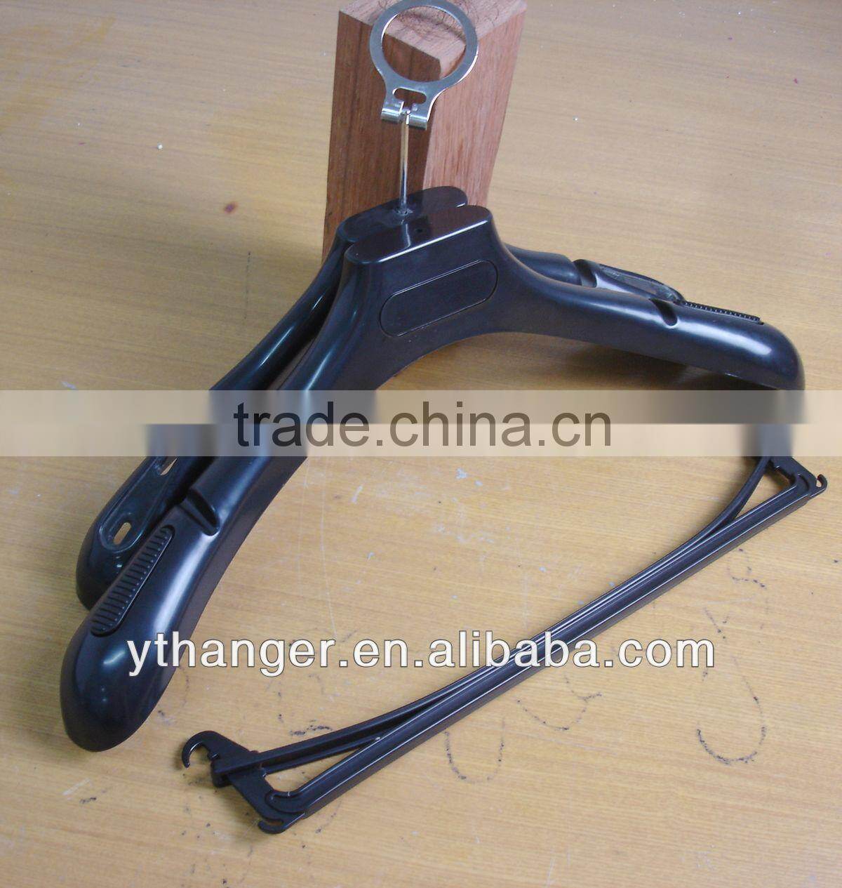 AP-617 black coat hanger plastic anti-theft hanger back