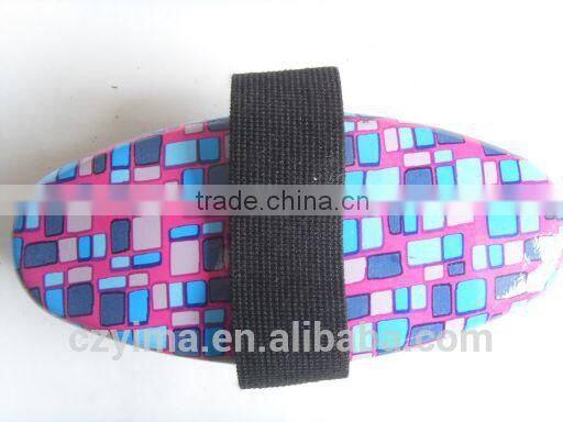 blue square horse body brush with nylon strap/colored pattern