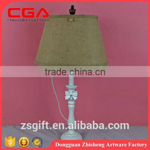 2015 wholesale fashionable classical polyresin table lamp for home decoration