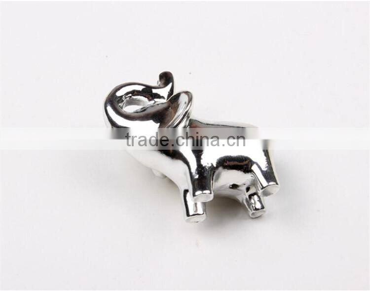 wedding favor and souvenir--Silver - Finish Lucky Elephant Place Card Holders