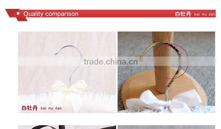Hotel usage satin clothes hanger with linen