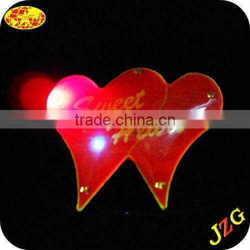 2014 new promotion product Flashing Heart Pin For Valentine's Day