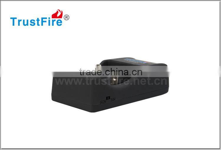 Factory cheap price portable TR-006 battery charger for 26650 and 18650 rechargeable battery