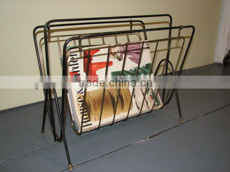 outdoor magazine rack