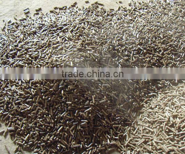 High capacity hammer type machine for producing sawdust