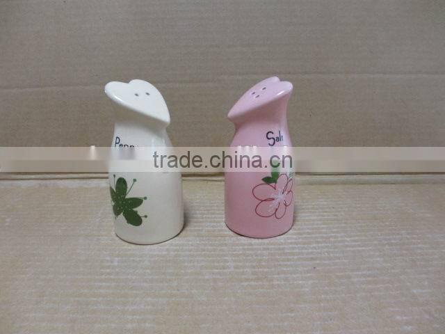 Heart Shaped Ceramic Kitchen Salt & Pepper Shakers