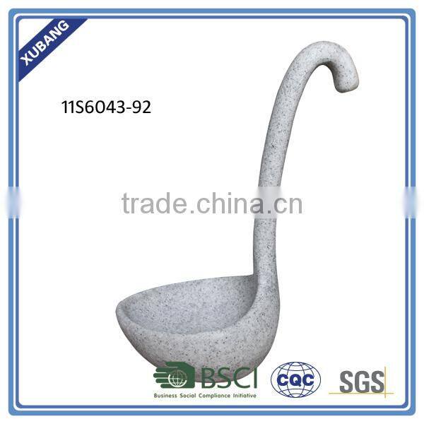Spoon shape hanging bird feeder for garden decoration
