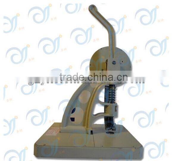 Click!Poster grommet machine