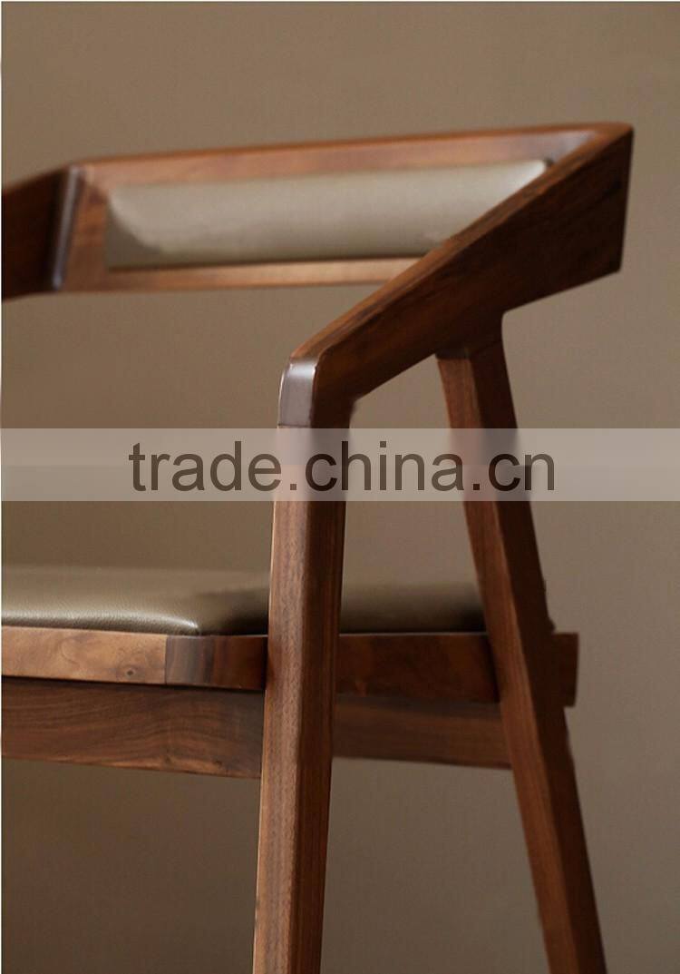 High Quality Wood Backrest Armrest Retro Relaxing Dining Room Chair Furniture